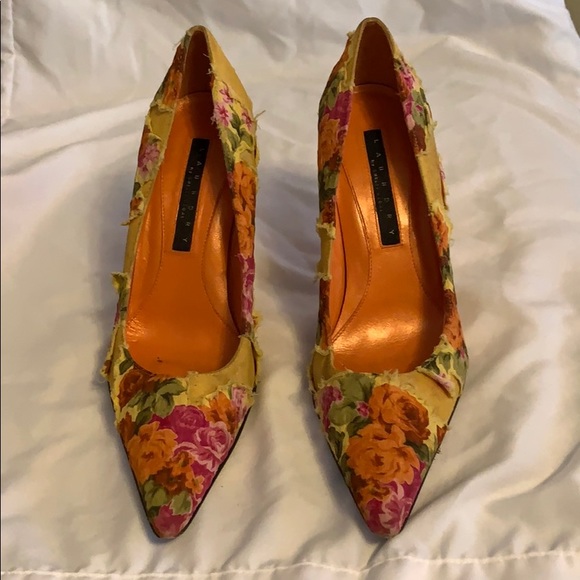 Laundry by Shelli Segal Heels - Picture 2 of 3